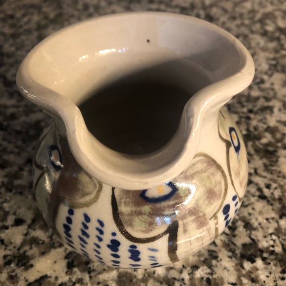 Artist Signed Studio Floral Pottery Creamer - Picture 8 of 8